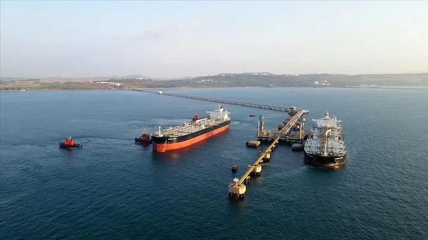 Brent at $95: StanChart Sees Fragile Oil Equilibrium Amid Hormuz Tensions