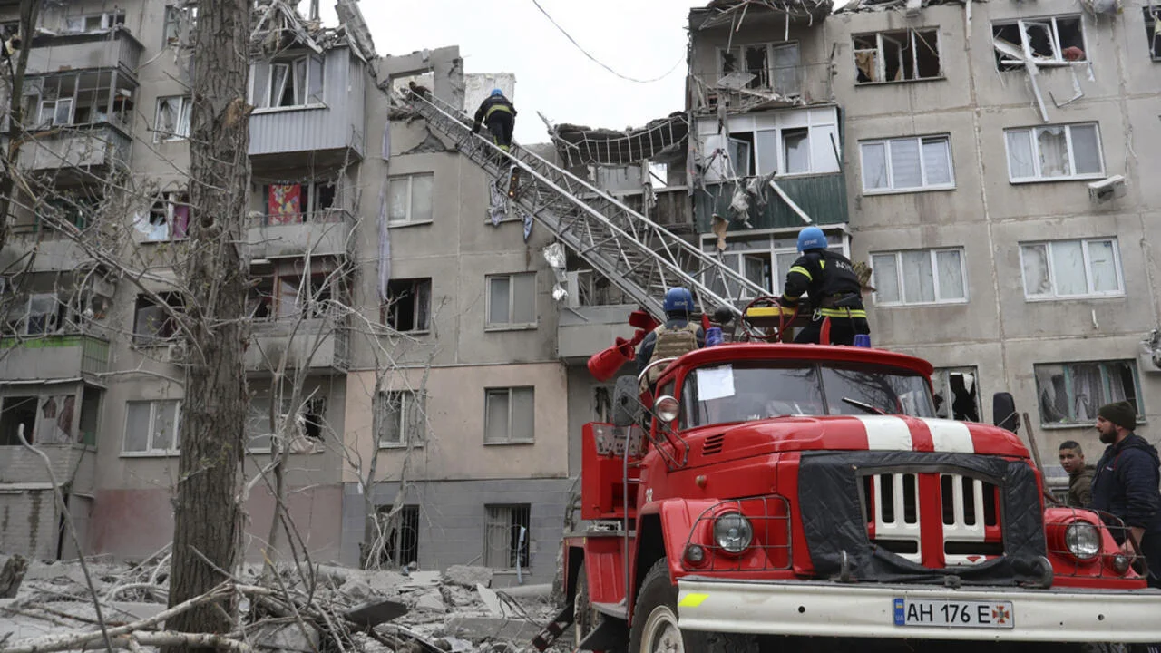 Russian shelling and airstrike in Ukraine's Sloviansk leaves at least 8 dead.