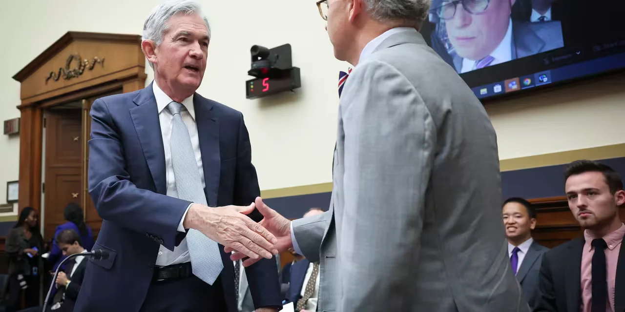 Fed's Powell to Clarify Confusing Markets