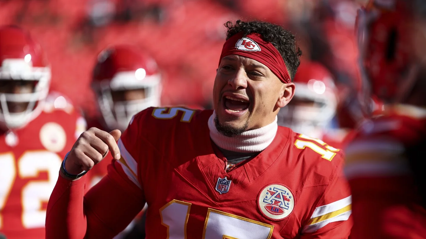 Chiefs QB Mahomes Ahead of Schedule in Rehab, Veach Says