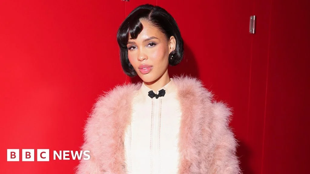 Influencer Nara Smith shares daughter's cancer battle, sparking widespread support