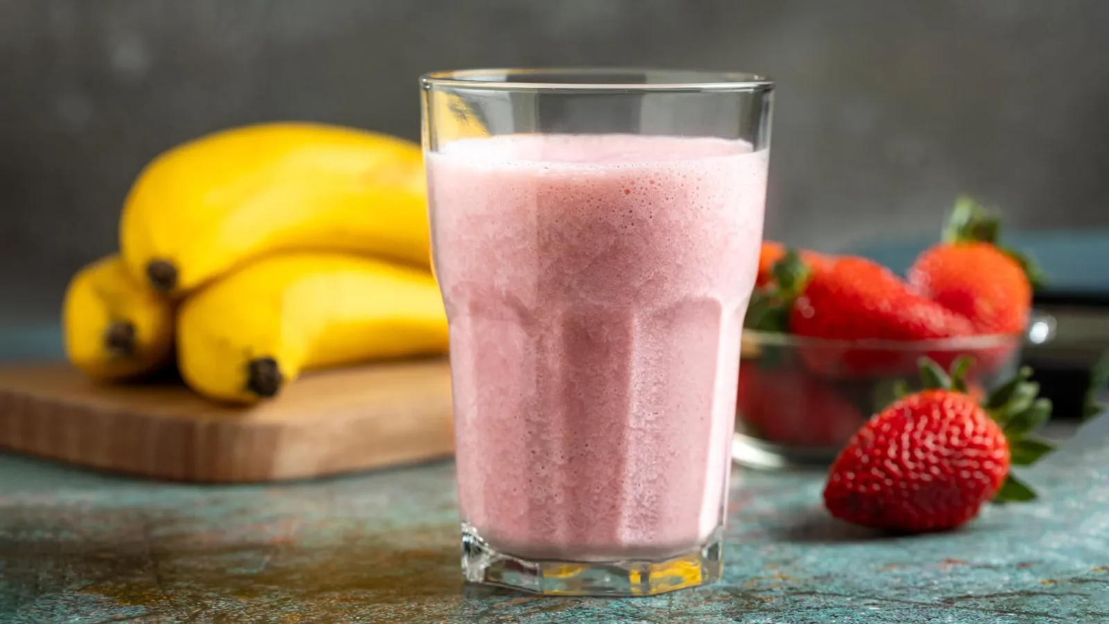 Bananas in Smoothies Could Undercut Berry Flavanols, Study Shows