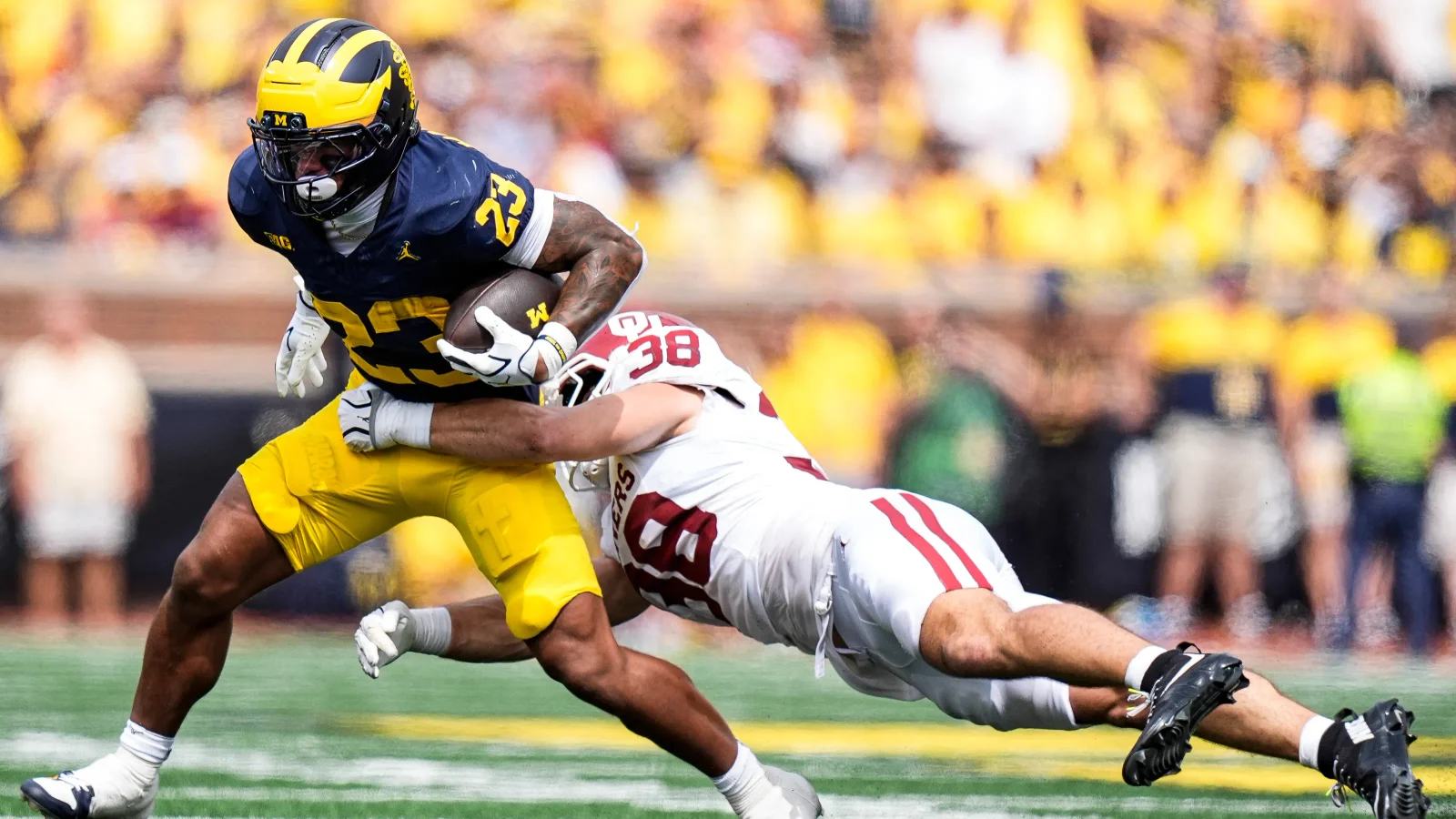 Underwood Leads Michigan to Narrow 17-10 Win Over Oklahoma