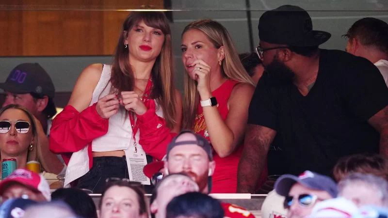 Taylor Swift's Game Day Support for Travis Kelce Sparks Dating Rumors
