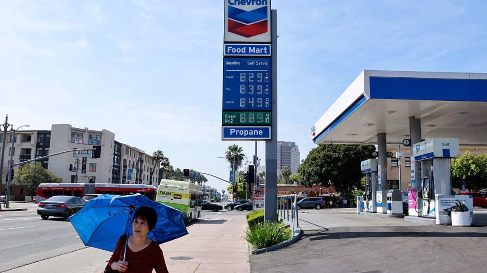 U.S. consumer confidence sinks to record low as inflation fears rise amid Iran conflict