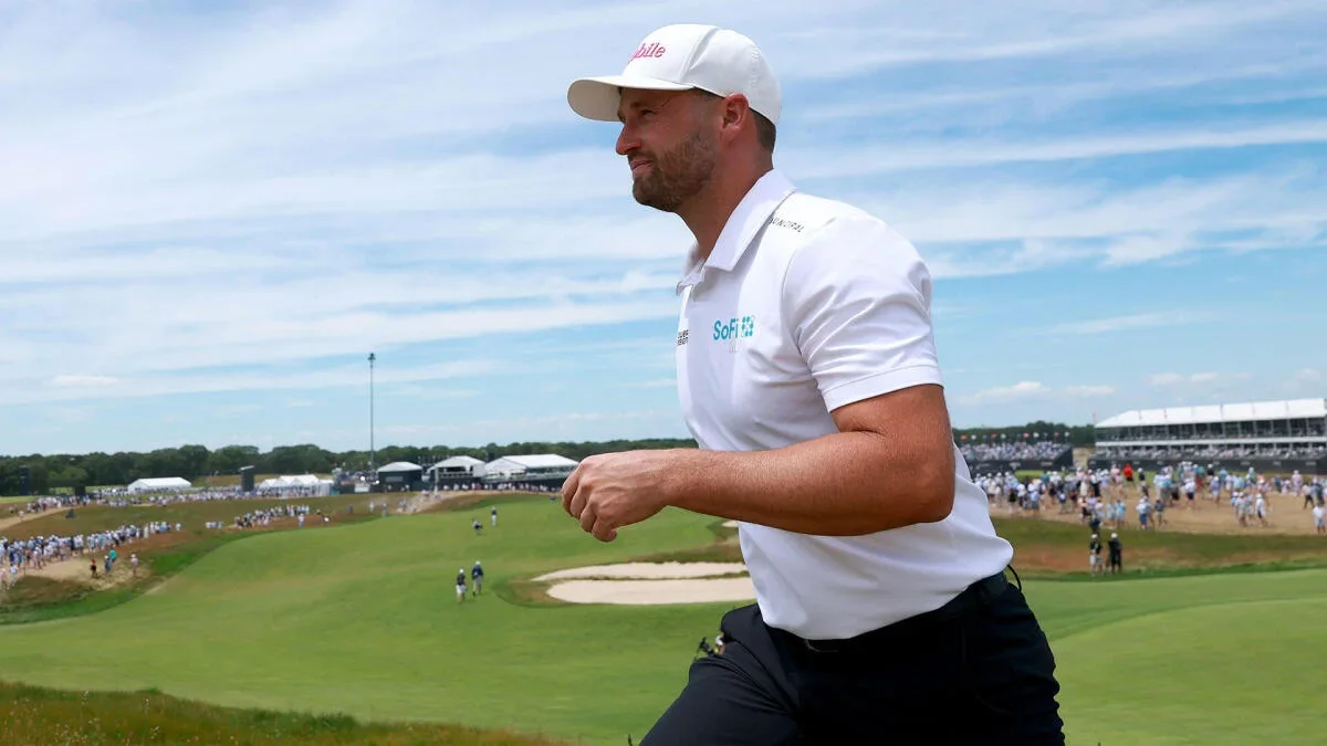Clark Holds Commanding Lead as U.S. Open Weekend Looms at Shinnecock