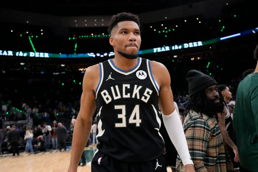 Bucks Weigh Heat-Celtics Giannis Bid as Broader Trade Buzz Builds