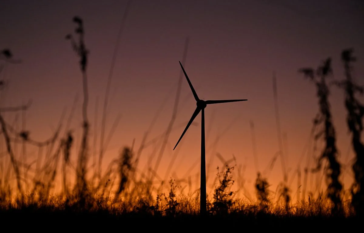 Wind deal payout funds Trump donor’s LNG project, prompting ethics questions