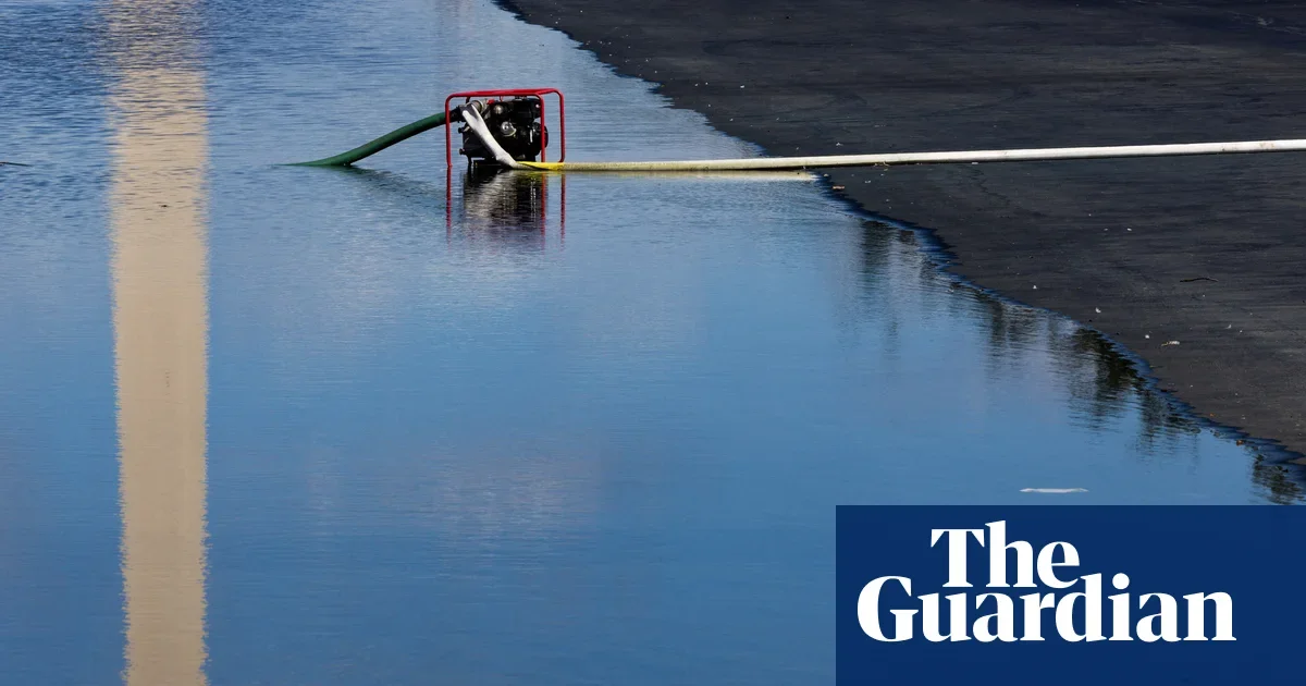 Contractor cites oversight and design flaws in Lincoln Memorial pool repair