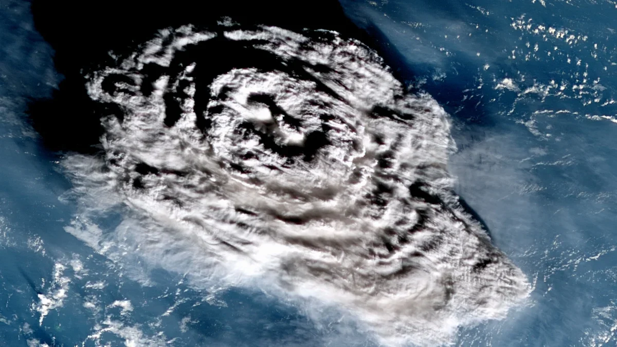 Volcanic Plume Reveals Chlorine-Driven Methane Cleanup in the Atmosphere