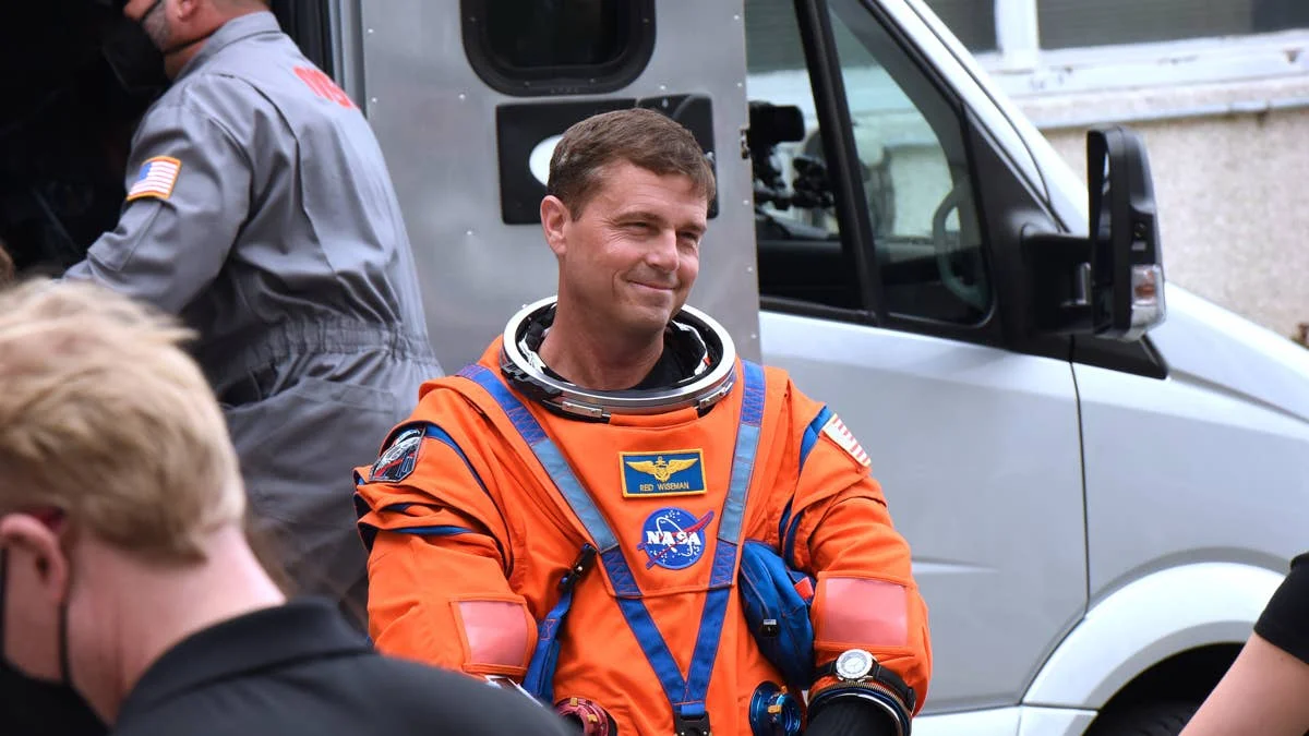 Wiseman Caps Artemis II Return with 'Mission Complete' Moment