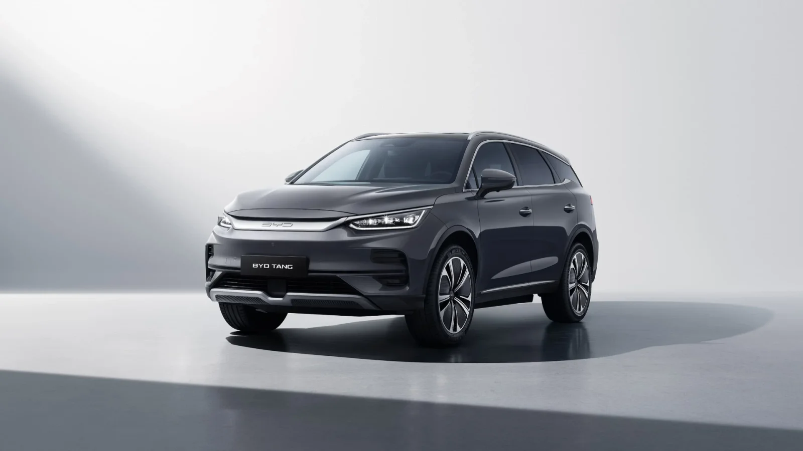 BYD's Great Tang EV Pre-Sales Highlight 590-Mile Range and 3.9-Second Sprint