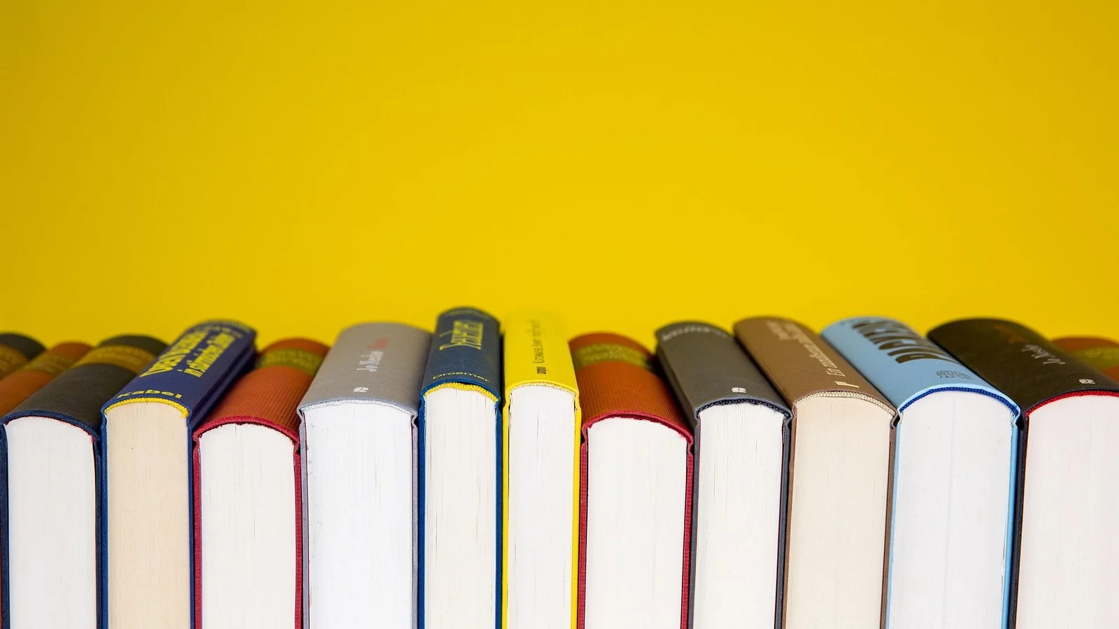 Bucket-List Sci‑Fi: 15 Must-Read Novels Across Time and Space