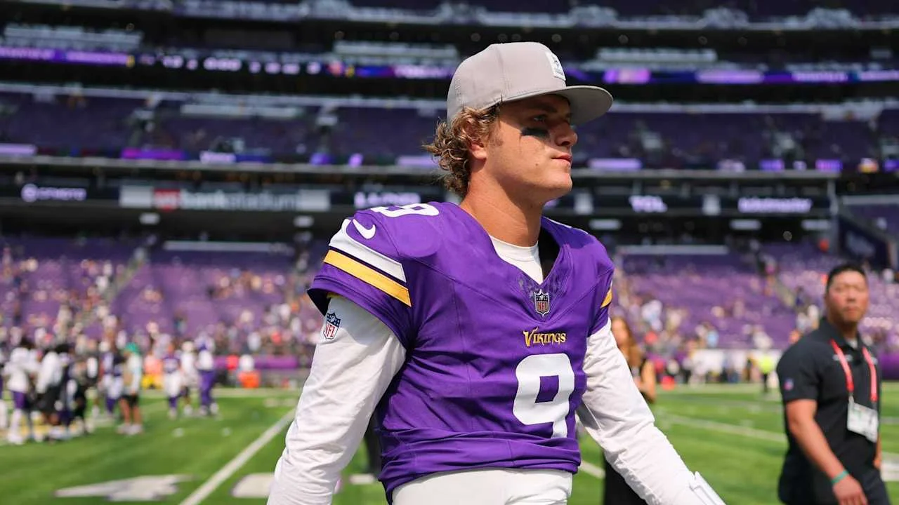 McCarthy’s uneven night leaves Vikings with QB depth questions in preseason loss