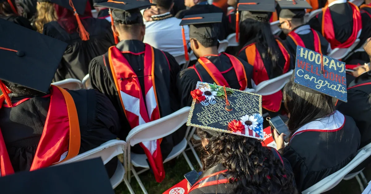 Mississippi Transgender Teen Barred from Wearing Dress at Graduation