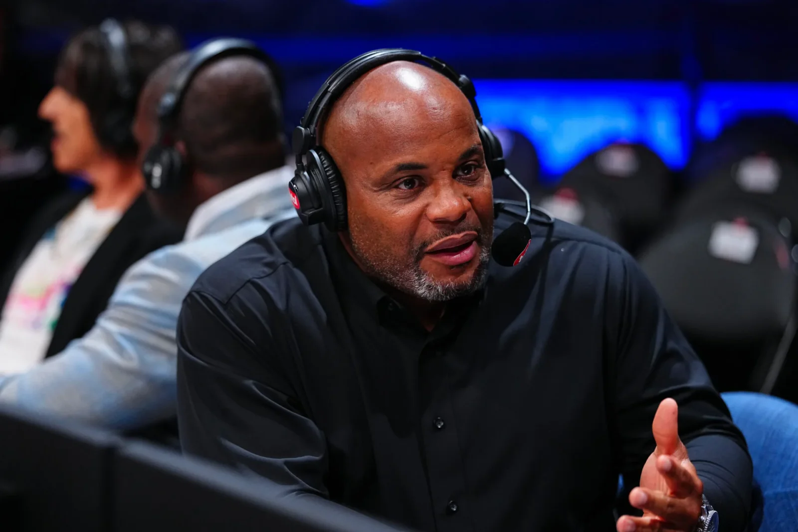 Cormier slams corners as UFC Vegas 120 ends with hospitalizations