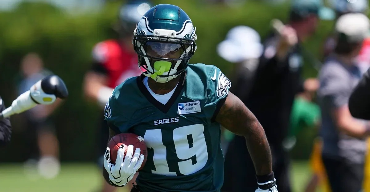 Eagles Camp Day 15: Smith and Lemon Return, Hurts Flashes Mixed Results as Defense Dominates