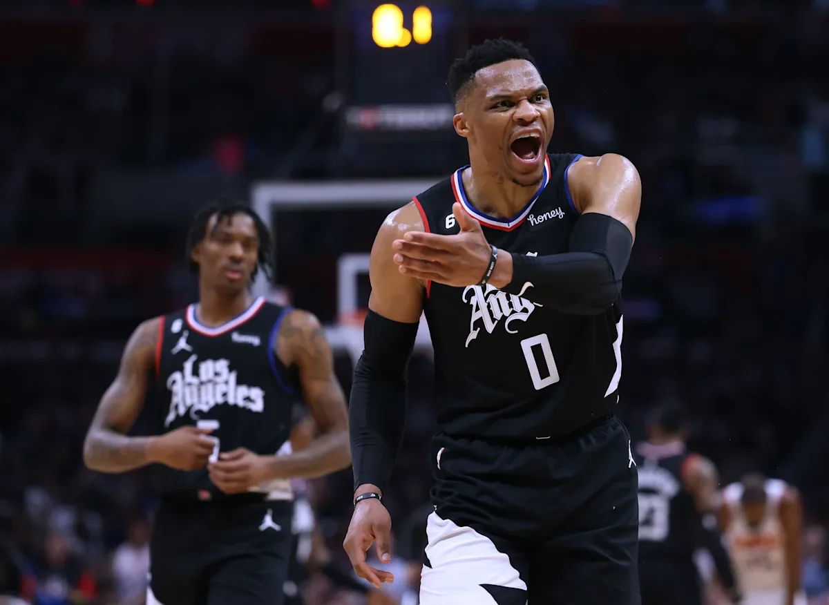 Russell Westbrook re-signs with Clippers on 2-year, $8M deal