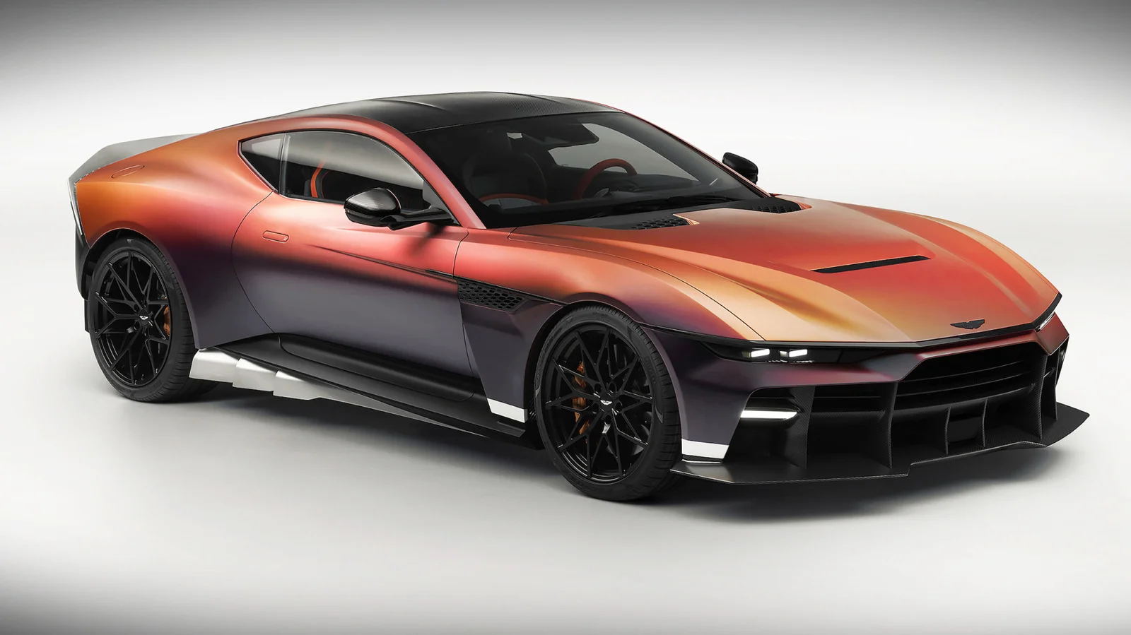 Aston Martin Valen Debuts as an 838-HP V12 Carbon-Fiber Monster