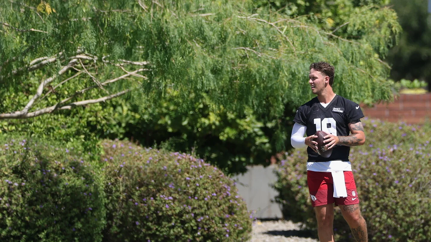 Beck Takes No. 19 for Cardinals as Fitzgerald's No. 11 Remains Off-Limits