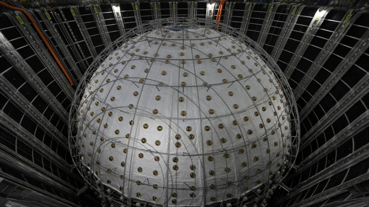 JUNO Unveils Early Clues in the Neutrino Flavor Mystery