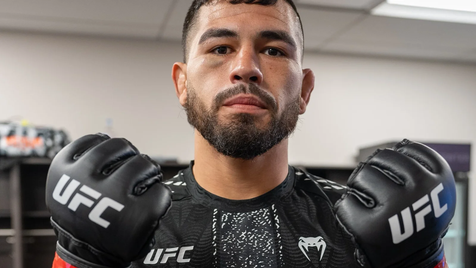 Hernandez accuses Rodrigues of glove grabbing after UFC Sacramento loss