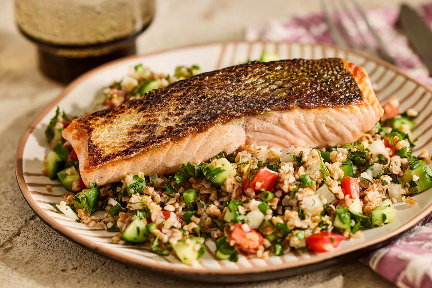 Crisp Salmon at Home: A Chef’s Trick Turns Everyday Dishes Gourmet