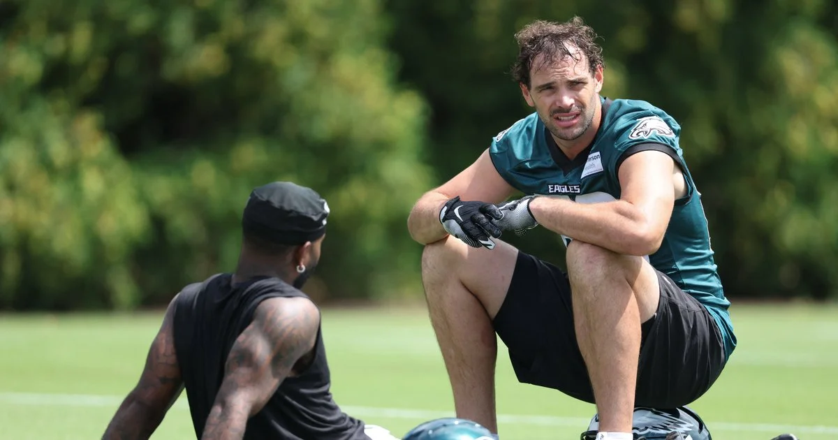 Wicks Surges as Goedert Re-emerges in Wet Day 6 Eagles Camp
