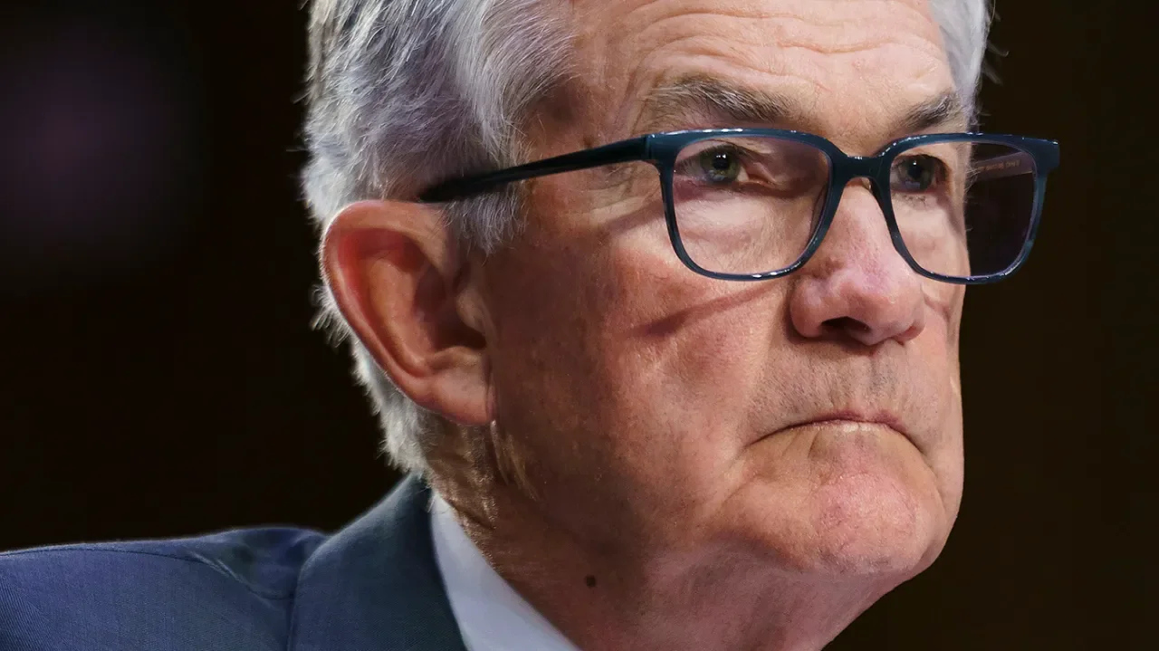 Banking Crisis Puts Pressure on Fed's Rate Hike Decision
