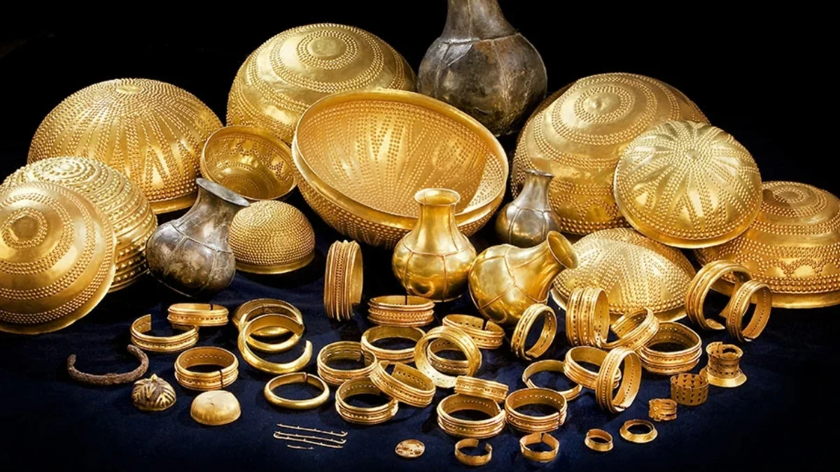 Spain's Bronze Age Hoard Heist: Gold Stolen, Meteorite Iron Bracelet Left Behind