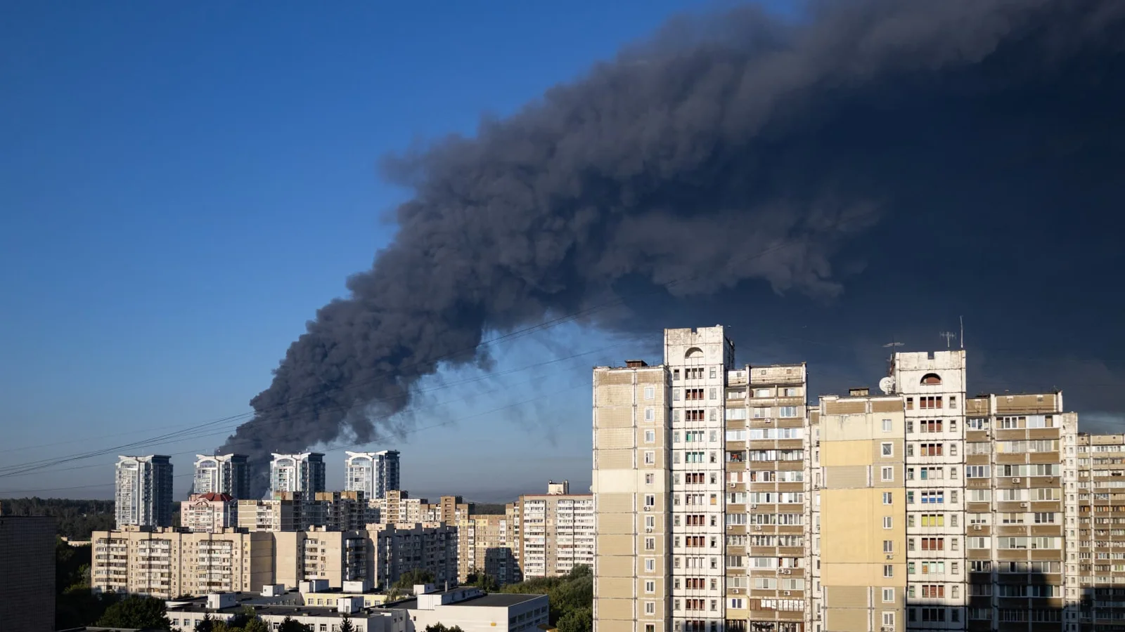 Russia Signals Massive Strikes on Ukraine’s Energy Grid as Winter Looms