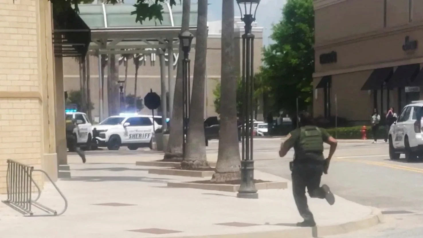 Baton Rouge Mall Shooting: 1 Dead, 5 Injured in Food Court Dispute