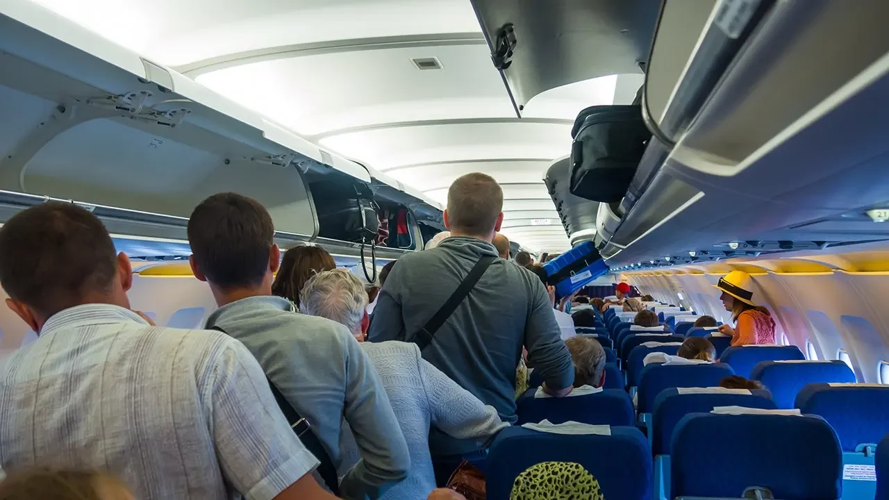 Standing After Landing Sparks Airline Etiquette Debate
