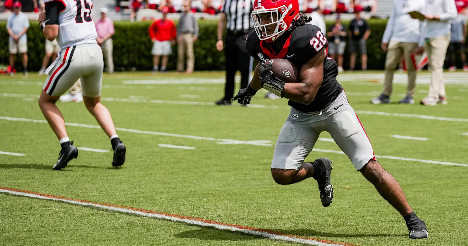 Dowdell Dazzles in G-Day as Georgia’s backfield depth shines