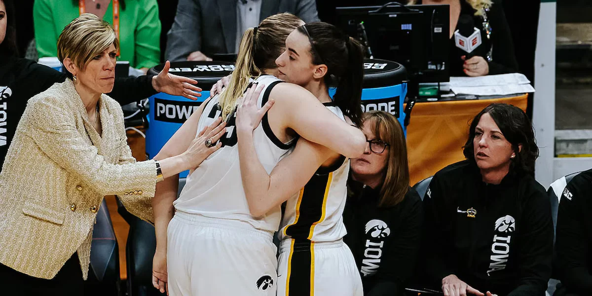Hawkeyes welcomed back to Iowa City with fan event.