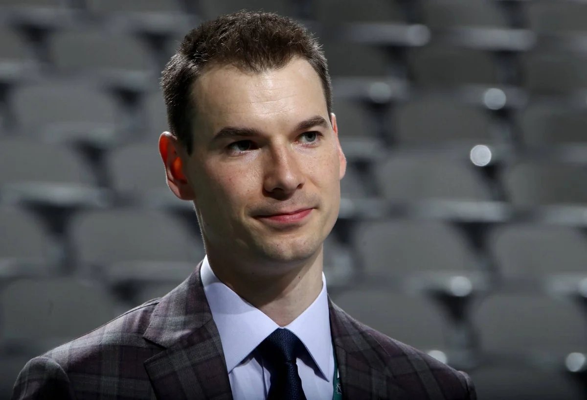 Leafs appoint Chayka as GM and Sundin as front-office adviser