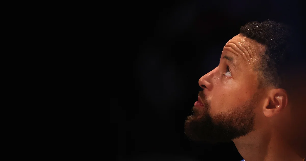 Curry pushes Warriors to redefine their path as the title quest winds down