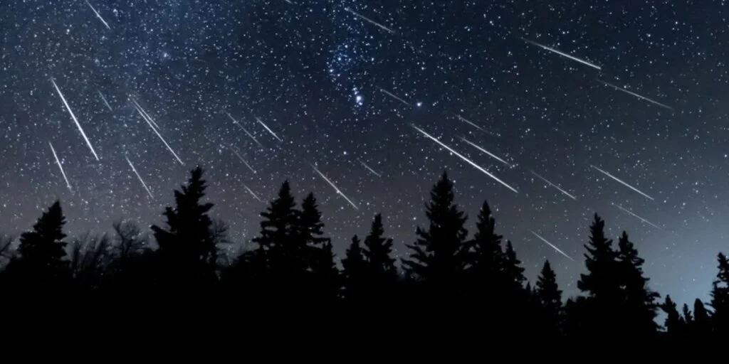 Perseids Peak Under New Moon, Up to 90 Meteors per Hour Possible