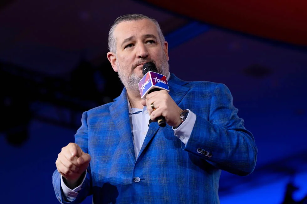 Cruz and Cantwell Push Bipartisan Fix to College Sports Stalemate