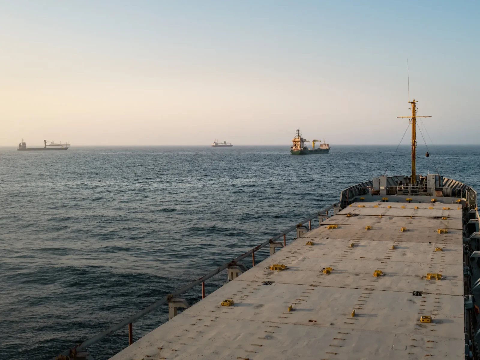 Iran Puts Strait of Hormuz Talks on the Agenda with GCC Allies in Oman