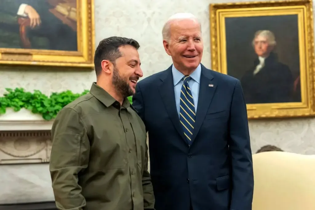 "Biden's White House Invitation to Zelensky Strengthens Solidarity Amid Aid Clash with Republicans"