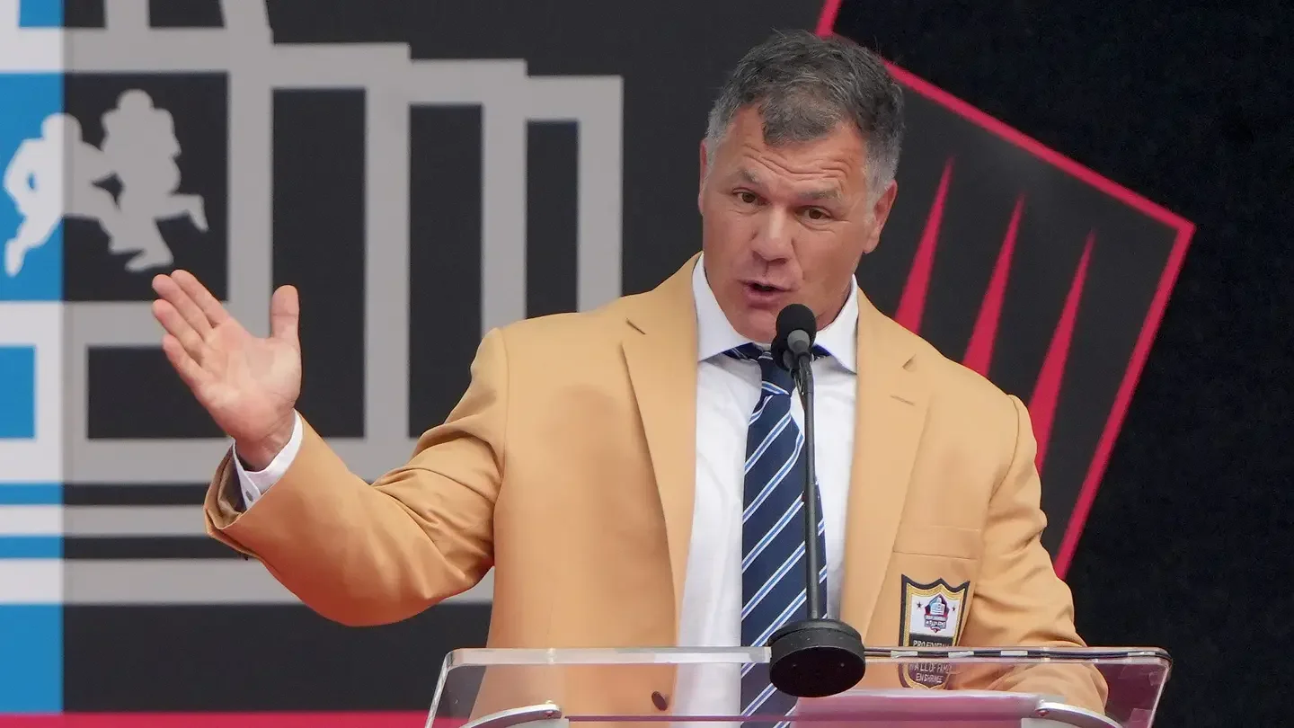 Vinatieri’s Hall-of-Fame Jokes Spark a Week of NFL Camp Drama