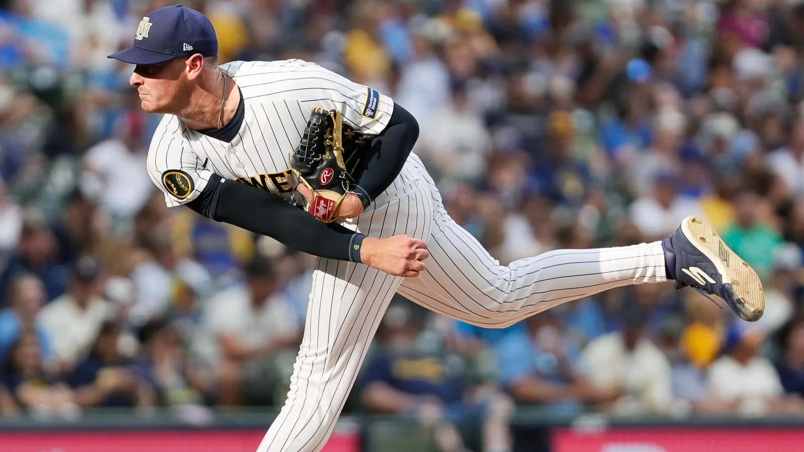 Brewers land Naylor and Heuer from Guardians in early deadline deal