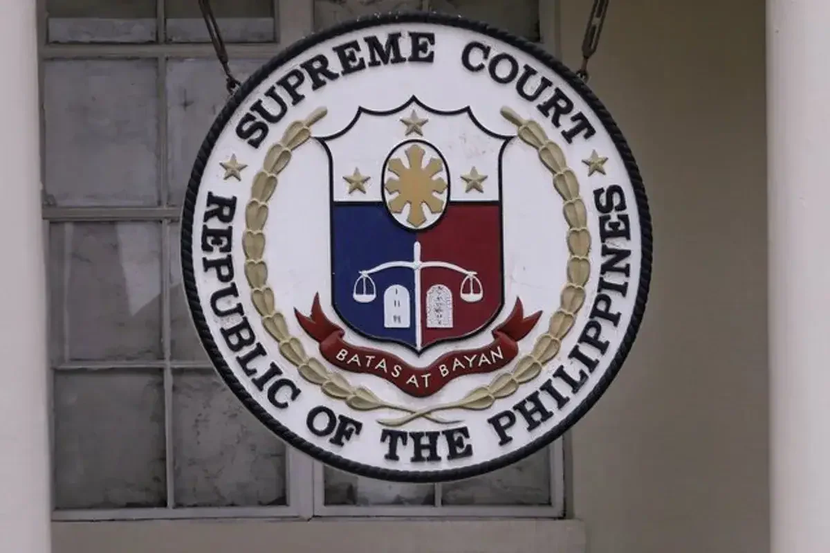 High Court says HOAs can't bar members from using subdivision roads