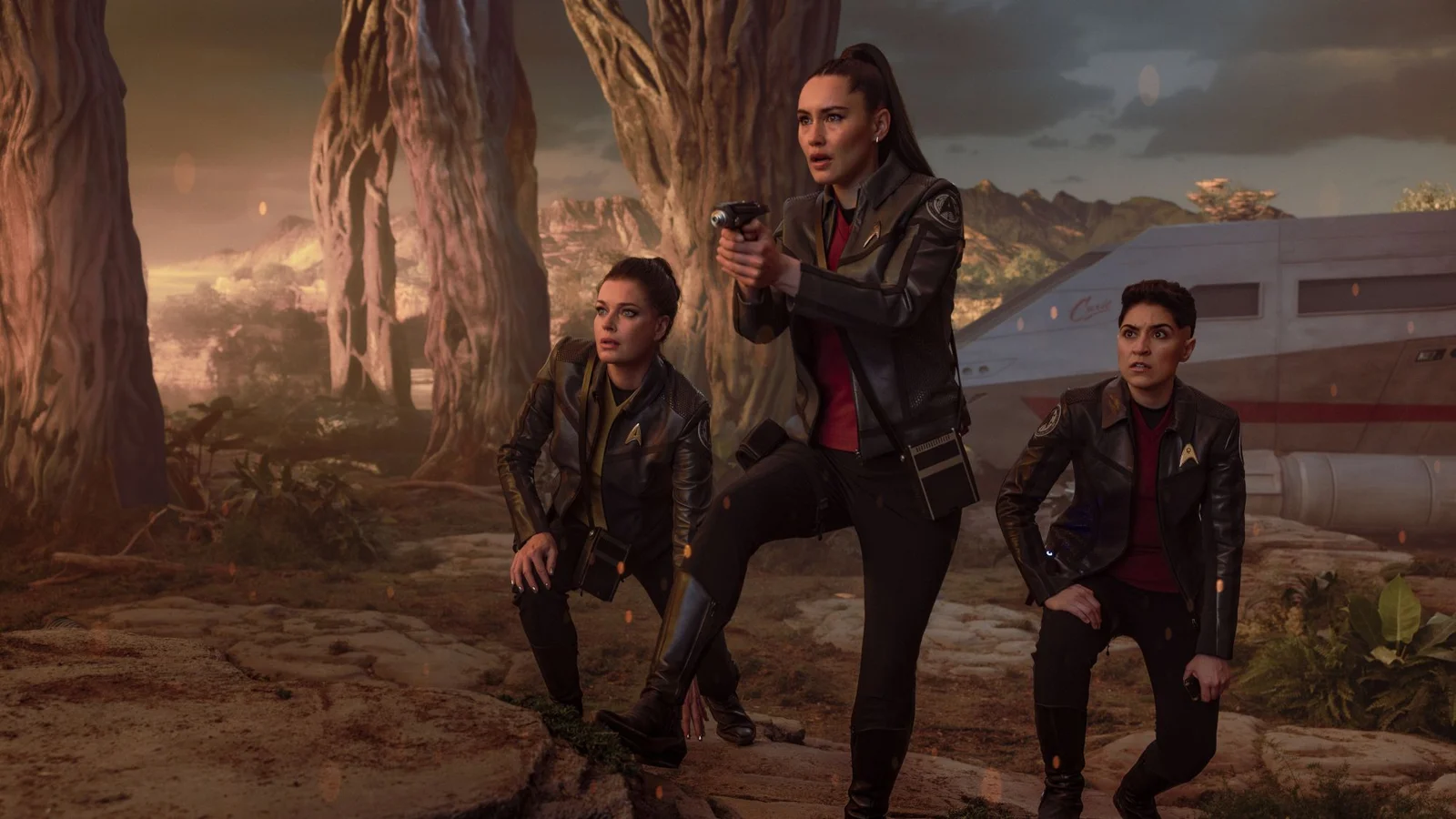 Dinosaurs, Martians, and a belt-bending blast open Star Trek: Strange New Worlds S4