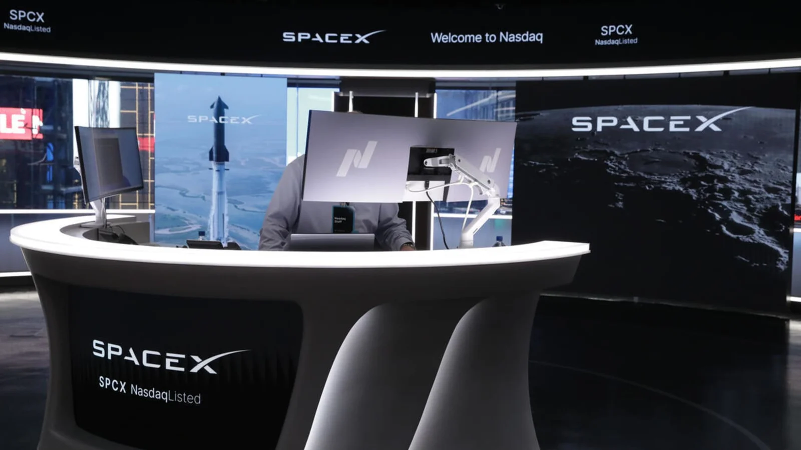 SpaceX IPO Sparks Polarized Options Bets on Big Upside and Real-World Risks