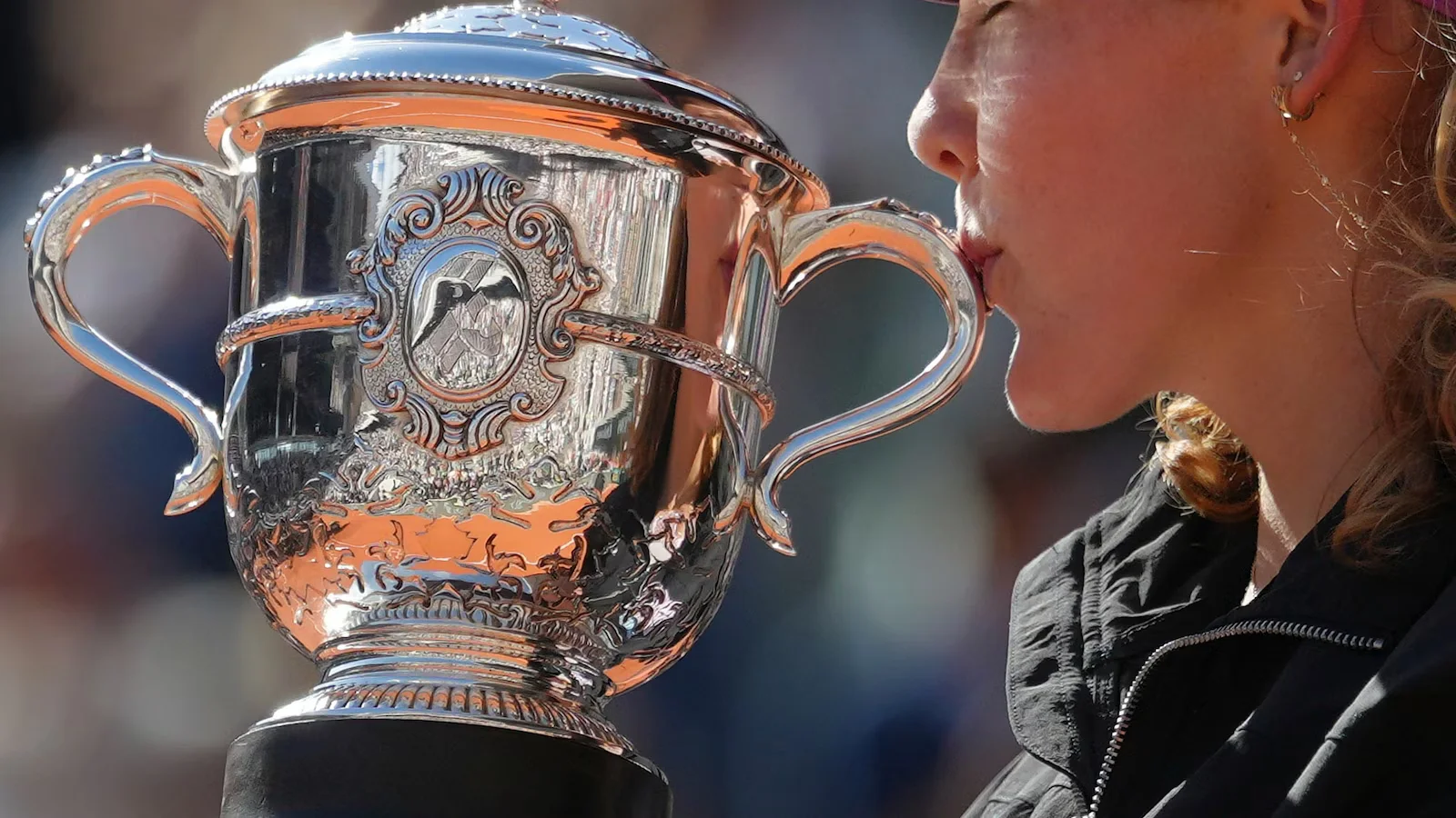 Andreeva Clinches French Open Crown at 19, Electrifying a Rising Era in Tennis