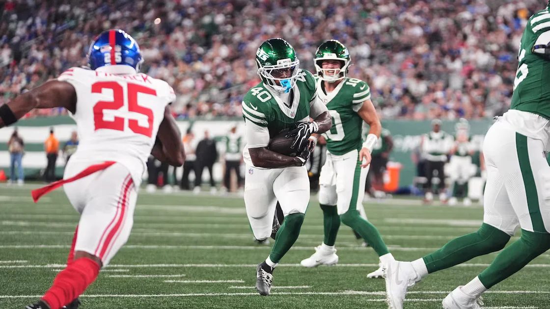 Jets RB Chip Trayanum Suffer Neck Injury, Hospitalized in Preseason