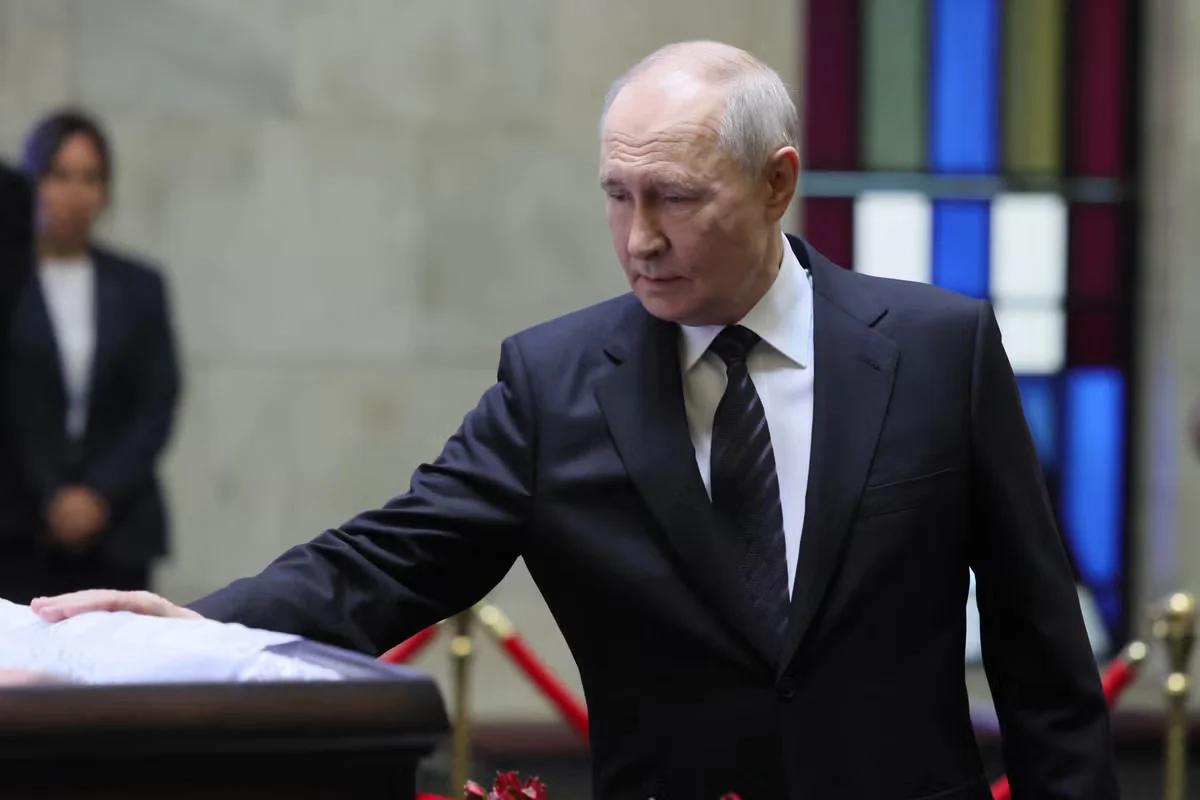 Putin orders fresh plans for Kyiv offensive as Ukraine reports ongoing war pressure