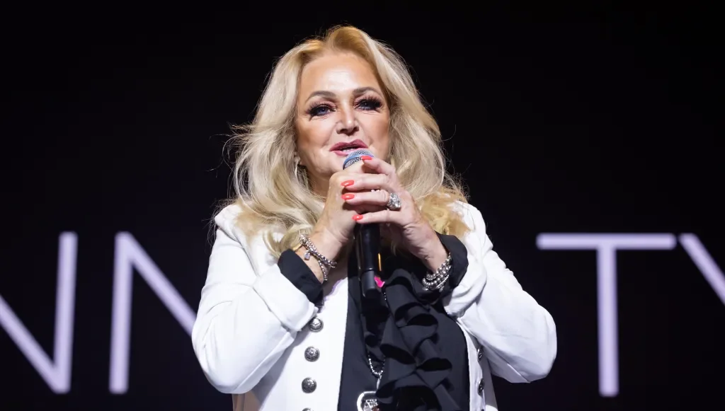 Bonnie Tyler Enters Medically Induced Coma Amid Worsening Health